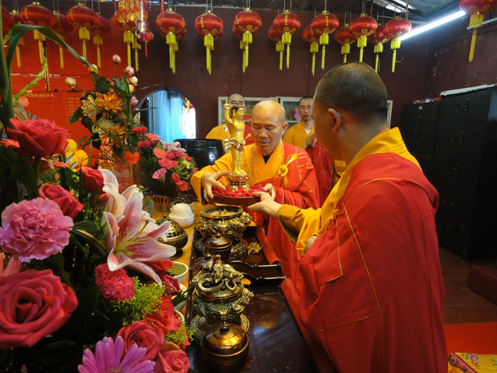 四月初八浴佛法会