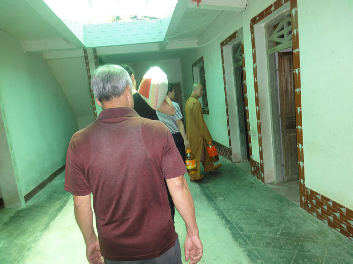 2013.6月扶贫济困